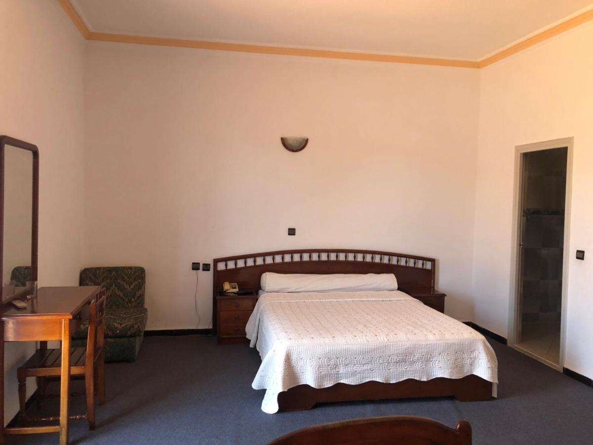 Hotel Choumis Haj Messaoud Larache Kültér fotó